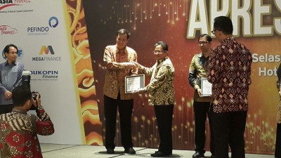 NSC FINANCE SEBAGAI LIMA PERUSAHAAN PEMBIAYAAN TERBAIK TAHUN 2016 KATEGORI ASET RP. 1 - 5 TRILIUN - Asosiasi Perusahaan Pembiayaan Indonesia Award